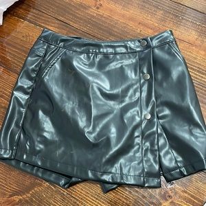 Faux leather skort